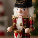 Adorno Navideño Soldados Cascanueces De Madera 30cm Navidad Modelo 2 - Imagen 2